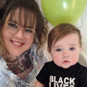 Meet your Posher, Cassandra